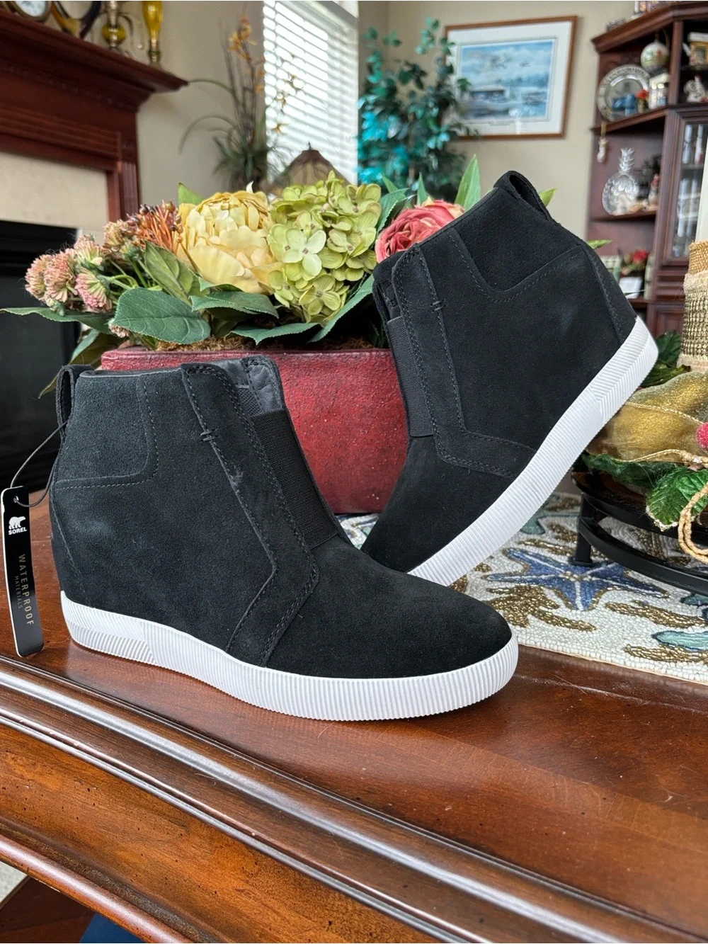 NIB Sorel Out 'N About Pull On Wedge Boots Black Genuine Suede Waterproof Ankle